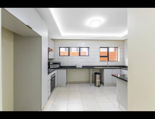 3 BEDROOM PROPERTY TO RENT IN BEDFORD GARDENS